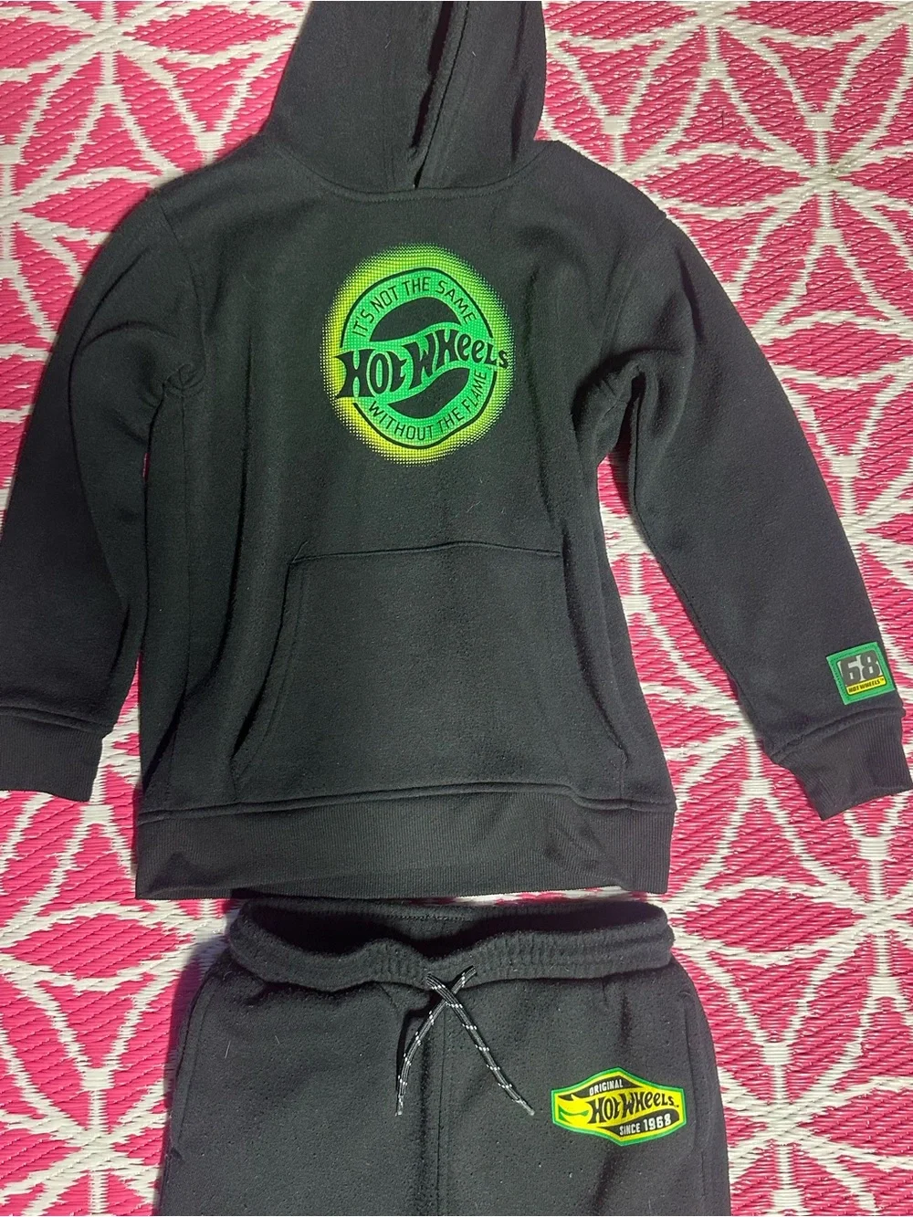 Hot Wheels Boys Black Speed Club Hoodie and Jogger Sweatpants Set Size 6/7